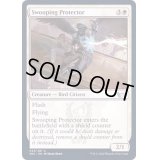 (FOIL)舞い降りる守護者/Swooping Protector《英語》【SNC】